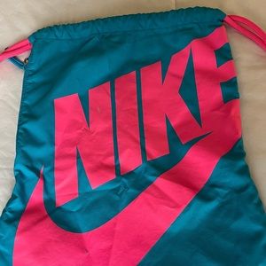 Nike drawstring bag